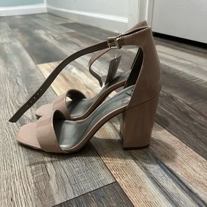 Brand new Worthington nude heels. Size 10.